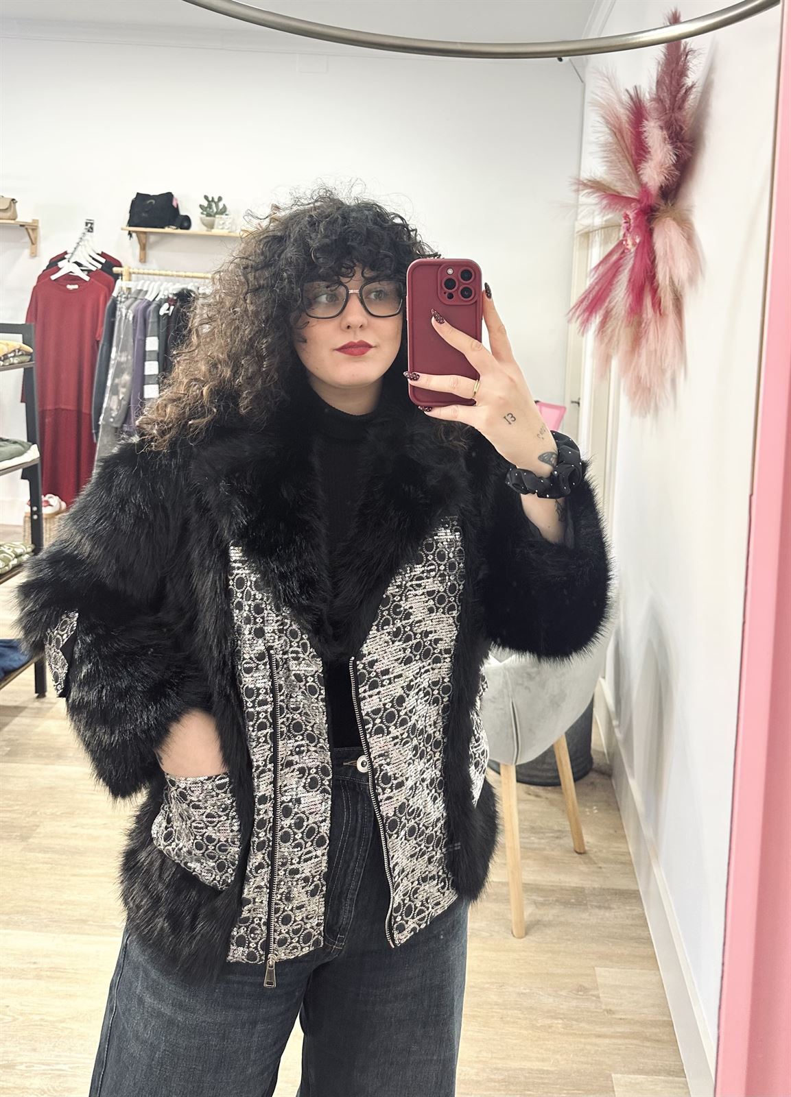 ABRIGO NEGRO PELO COMBINADO - Imagen 1