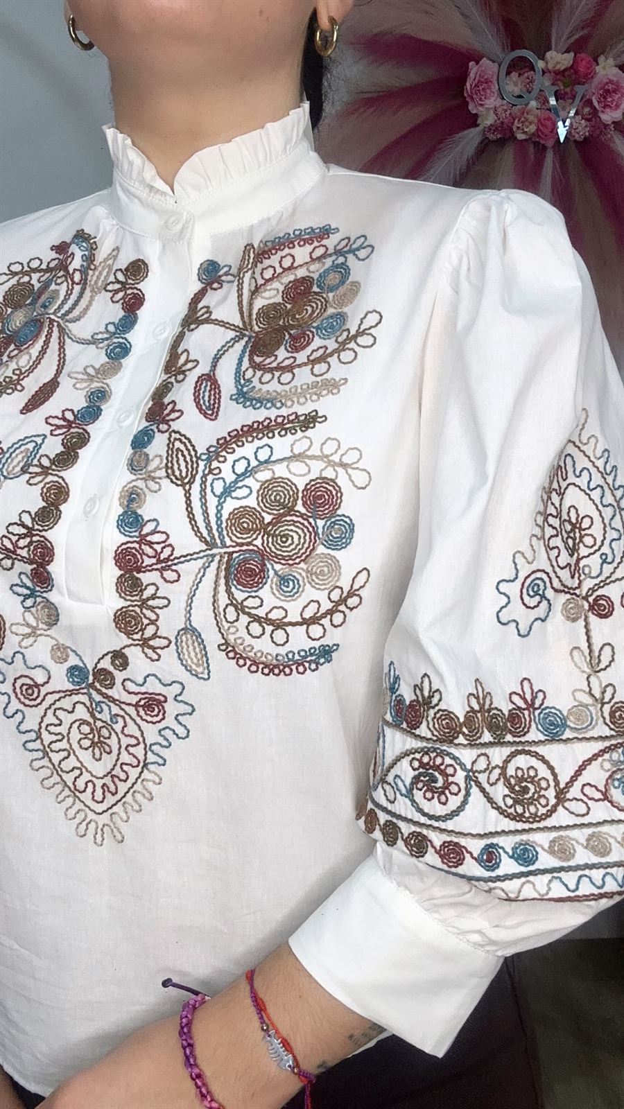 BLUSA BLANCA BORDADOS - Imagen 1