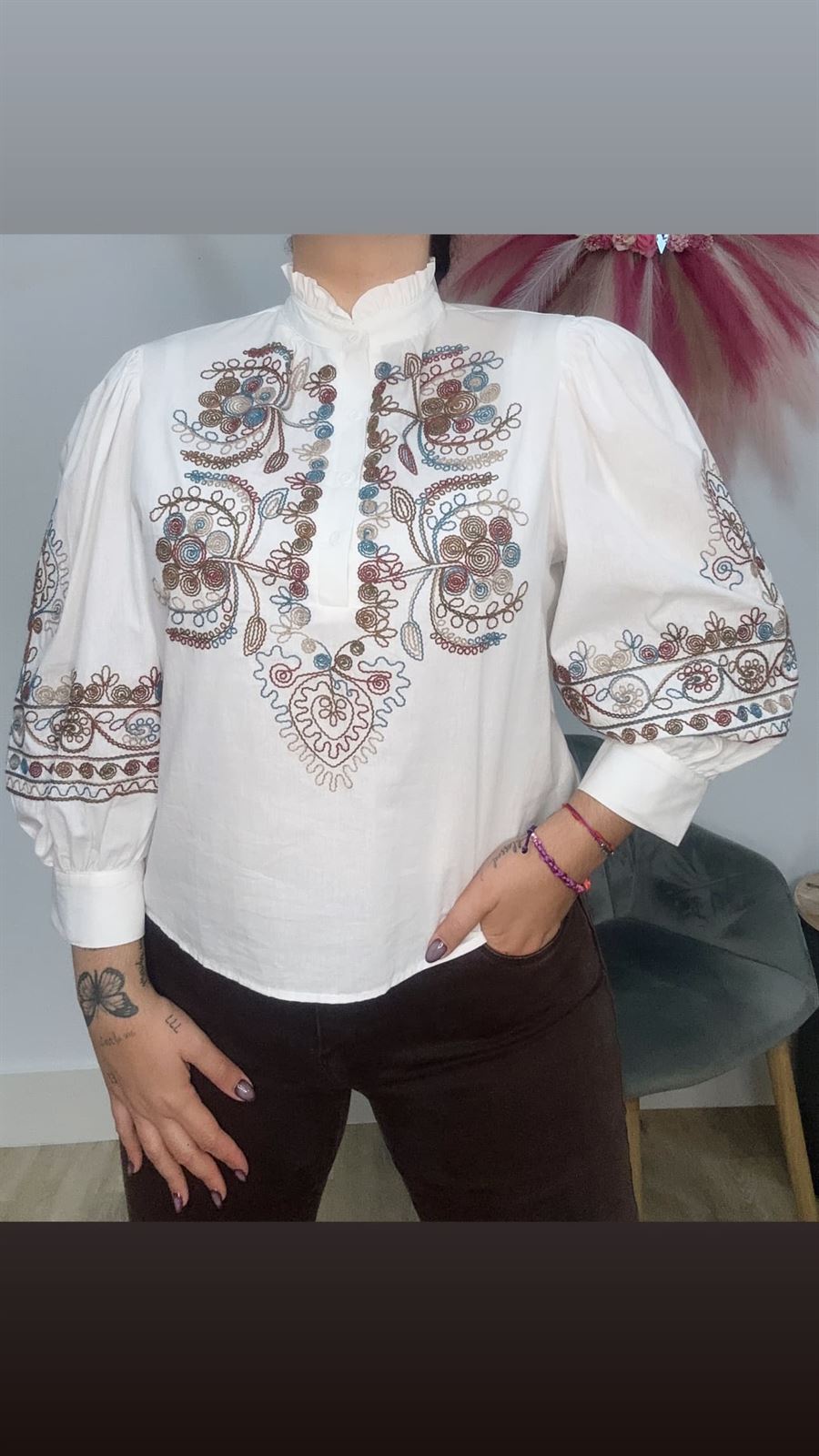 BLUSA BLANCA BORDADOS - Imagen 2