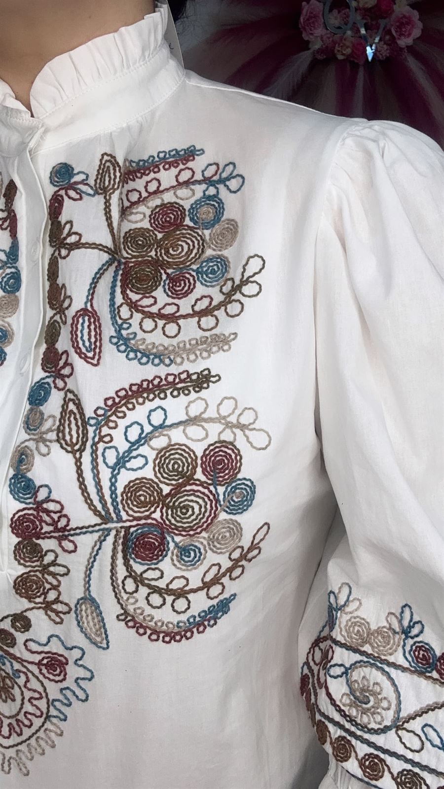 BLUSA BLANCA BORDADOS - Imagen 3