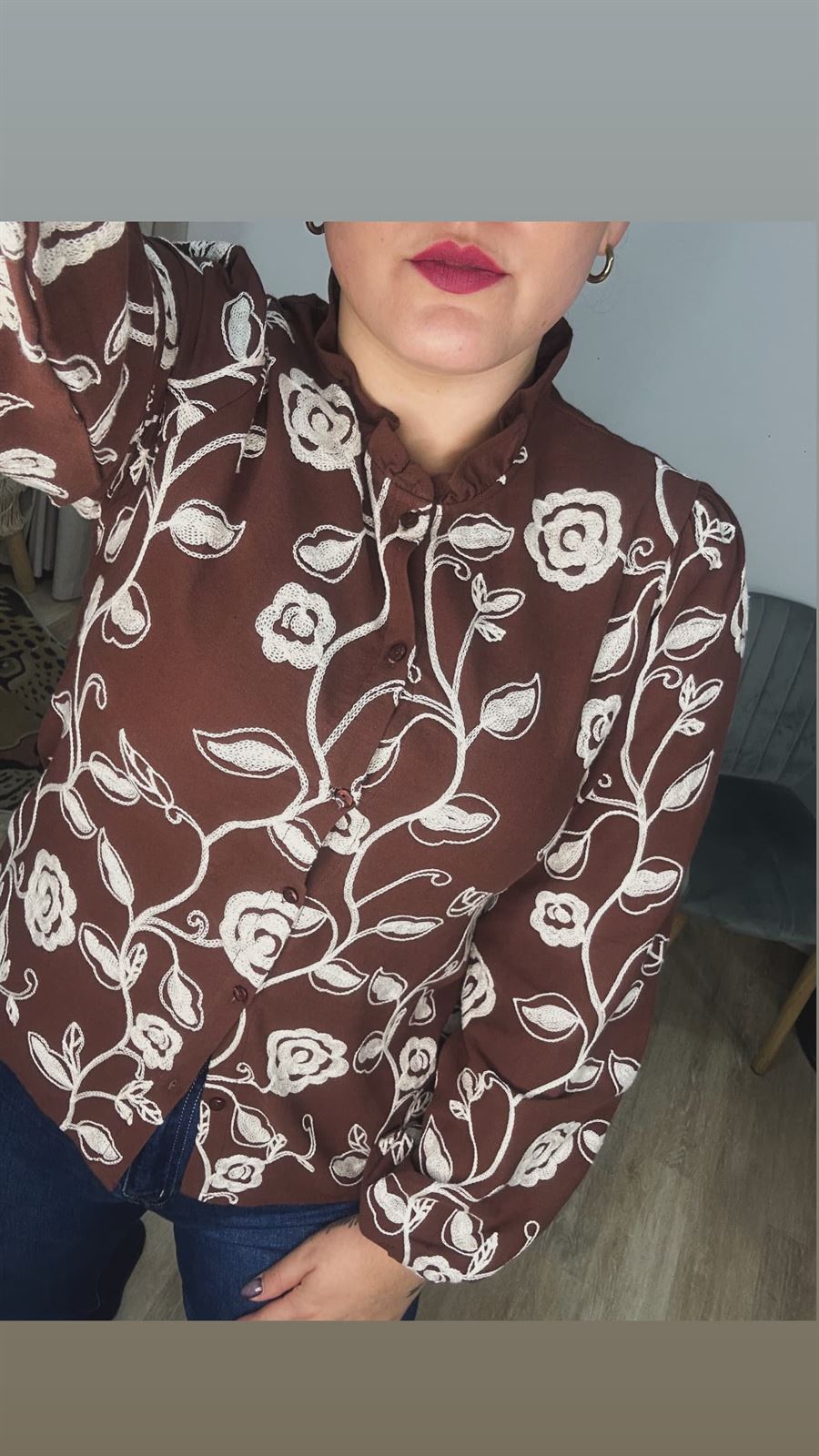CAMISA CHOCOLATE BORDADA - Imagen 2