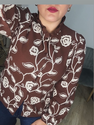 CAMISA CHOCOLATE BORDADA - Imagen 2