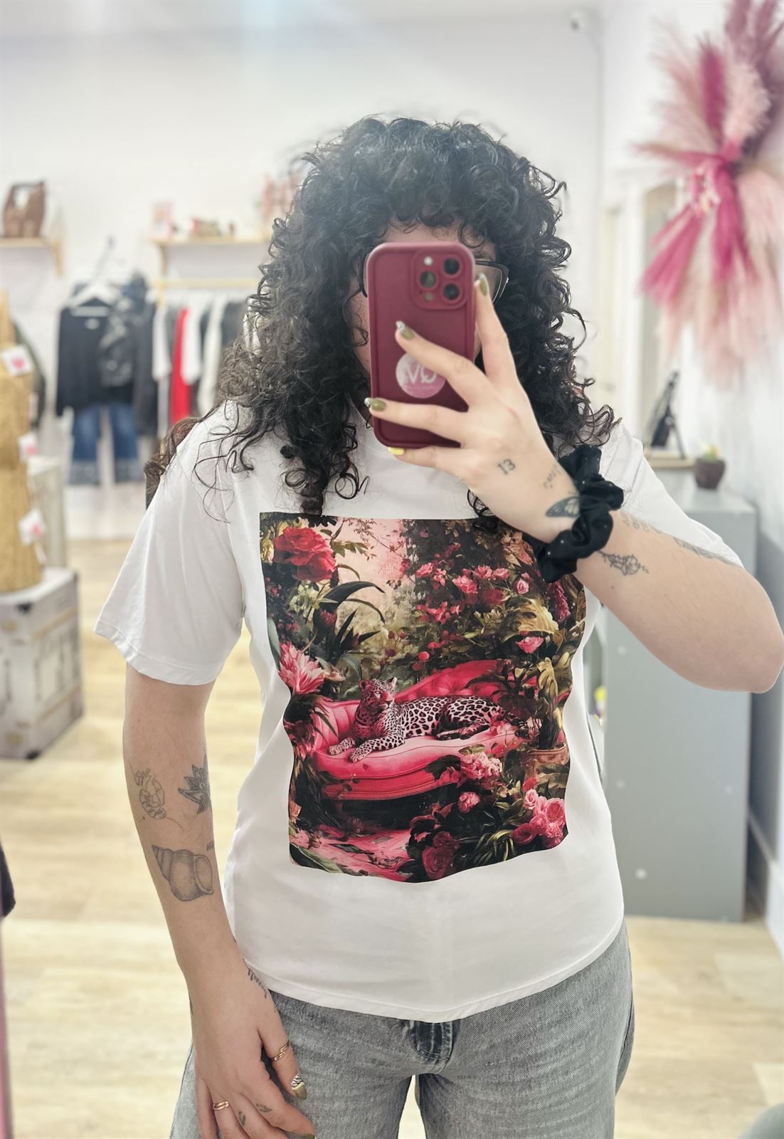 CAMISETA LEONA ROSA - Imagen 2
