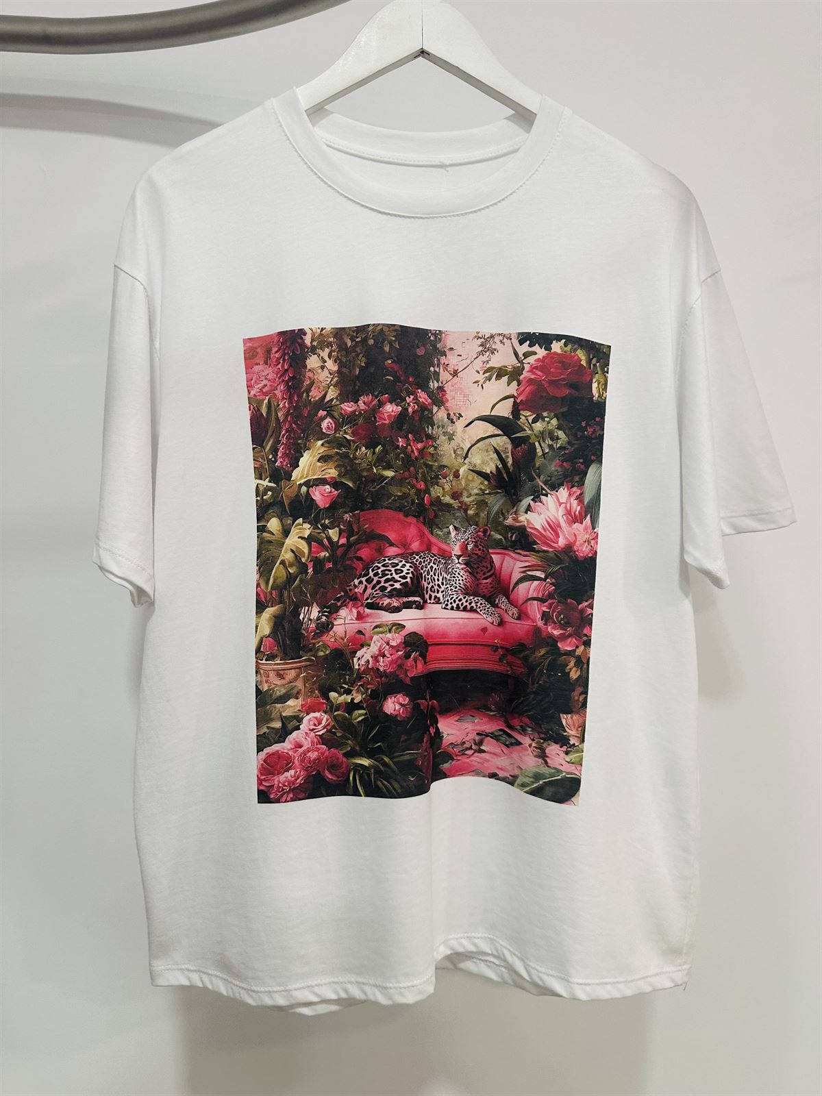 CAMISETA LEONA ROSA - Imagen 3