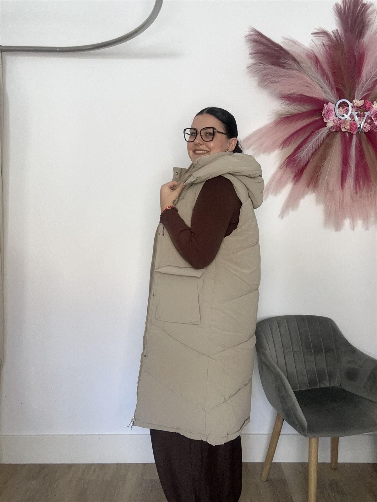 CHALECO LARGO ACOLCHADO TAUPE - Imagen 3