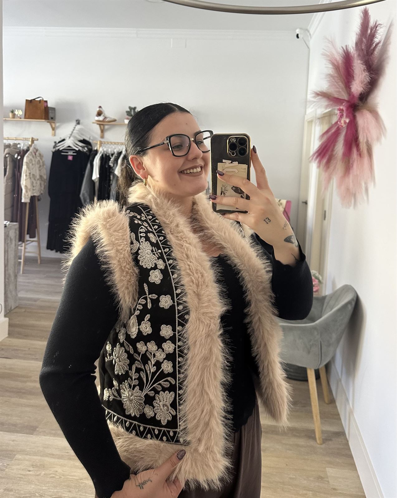 CHALECO PELO NEGRO - Imagen 1