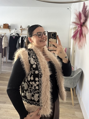 CHALECO PELO NEGRO - Imagen 1