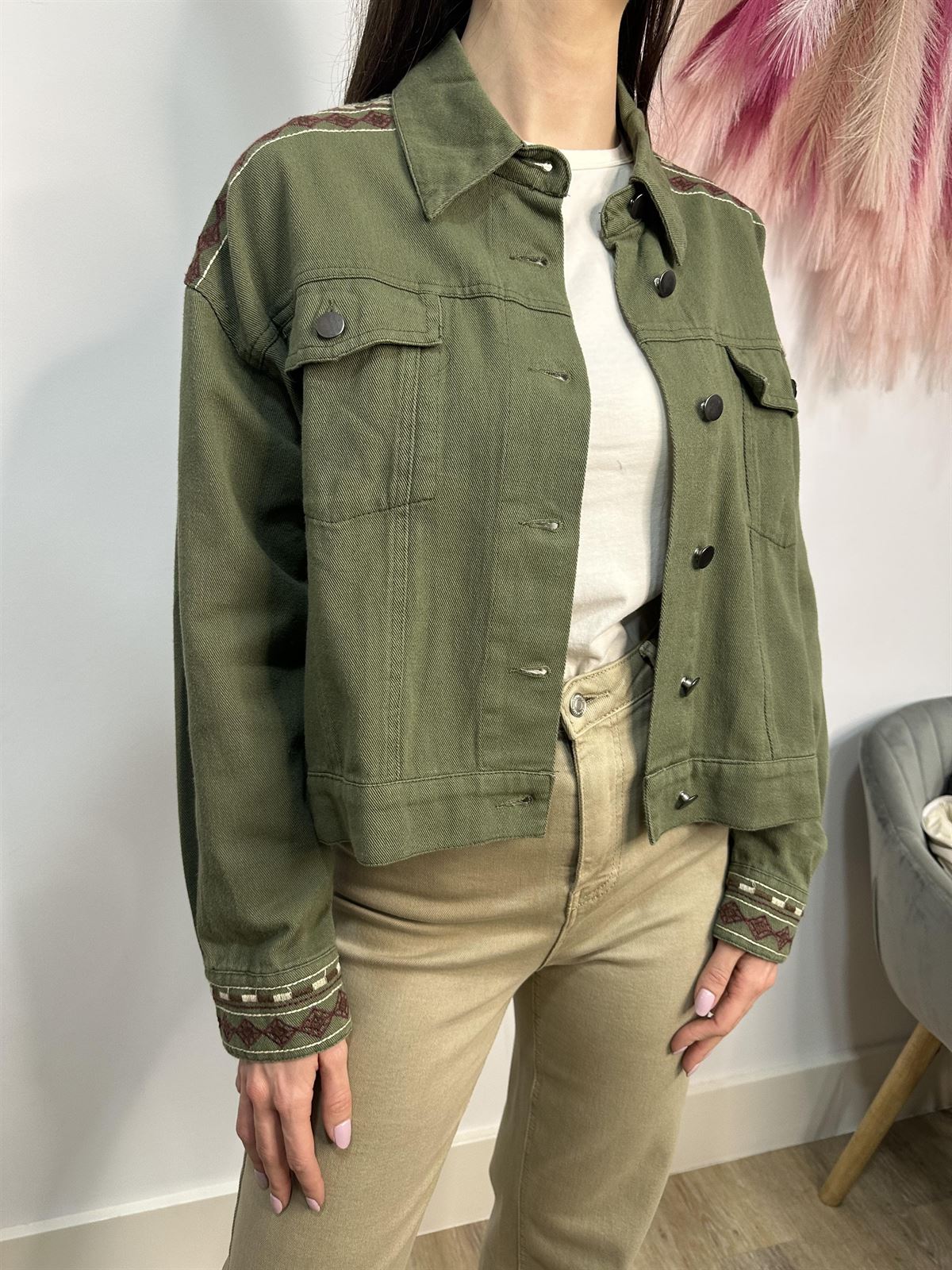 CHAQUETA KAKI BORDADOS - Imagen 3