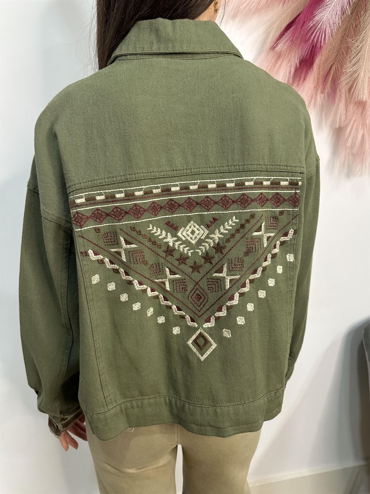 CHAQUETA KAKI BORDADOS - Imagen 4