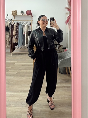 CHAQUETA POLIPIEL NEGRA CORTA - Imagen 1