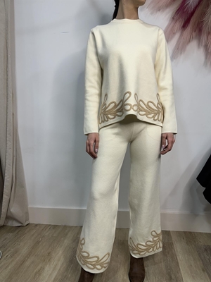 CONJUNTO PUNTO CREMA BORDADOS - Imagen 1