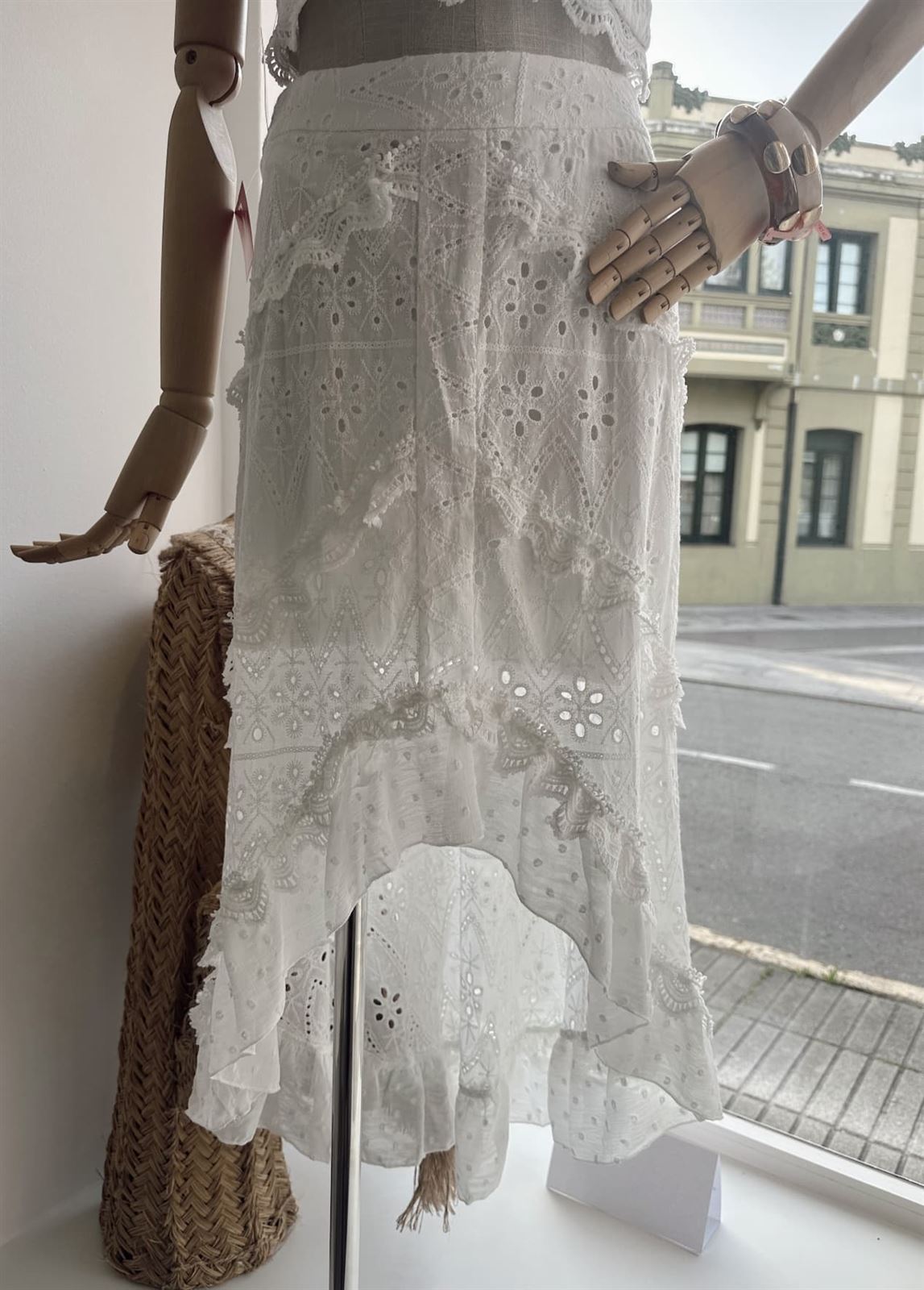 FALDA BLANCA - Imagen 1