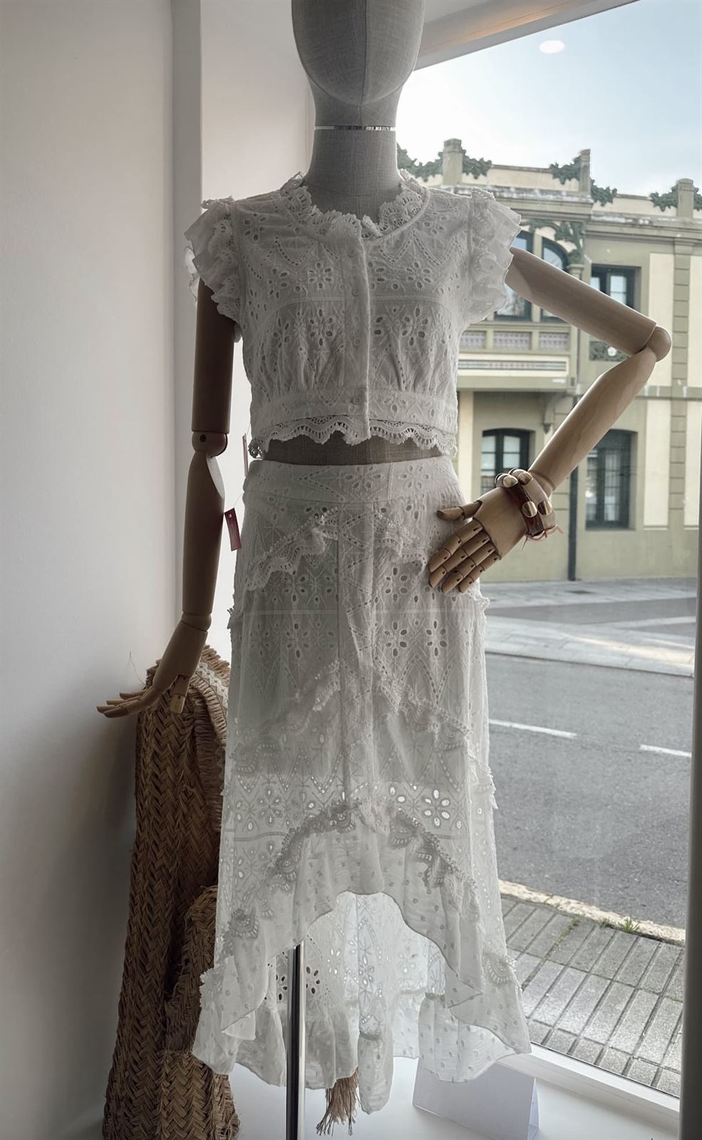 FALDA BLANCA - Imagen 2