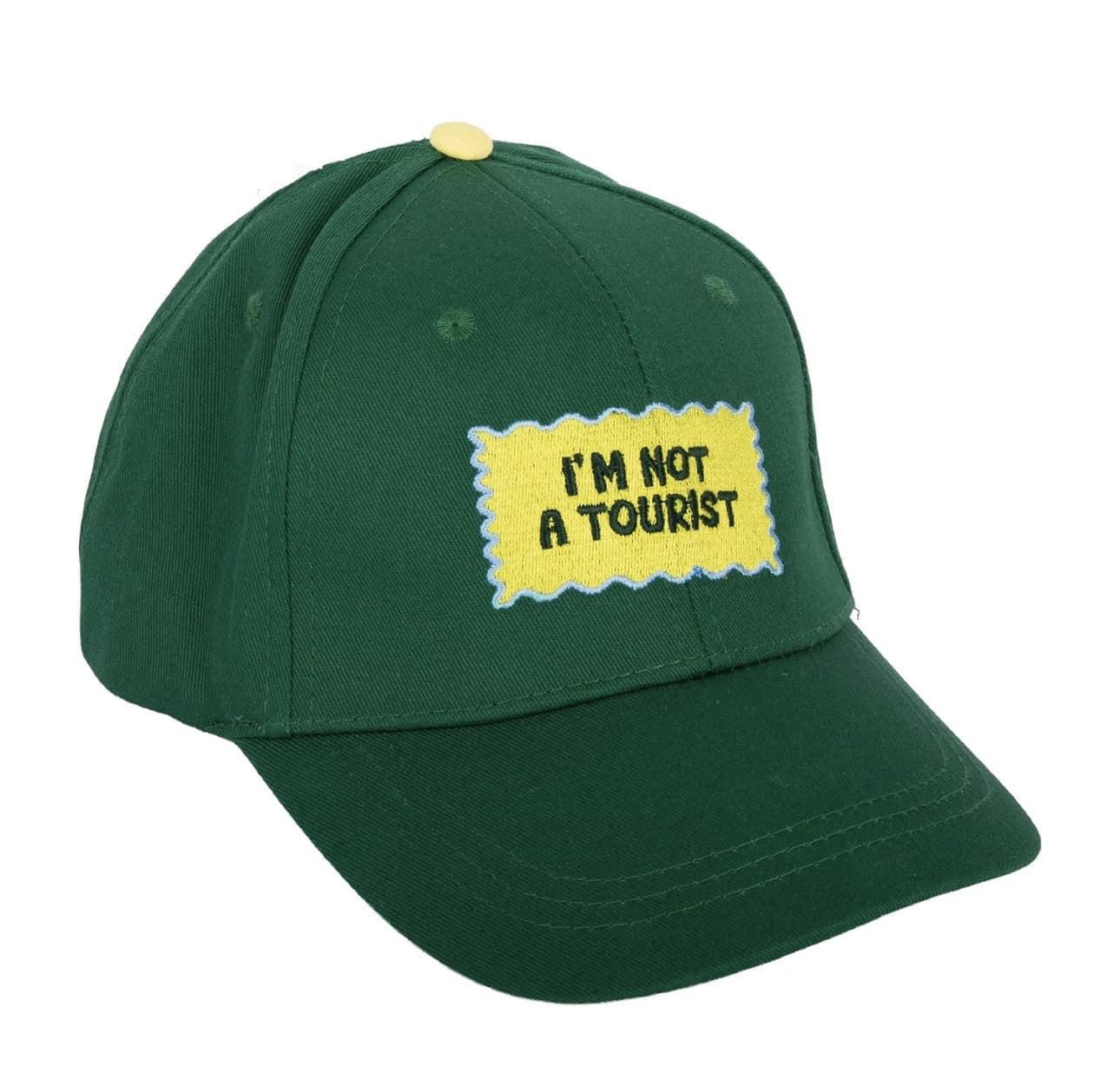 GORRA “I’M NOT A TOURIST” FISURA - Imagen 1