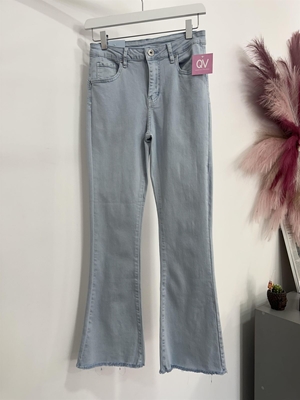 PANTALÓN FLARE AZUL BEBÉ - Imagen 1