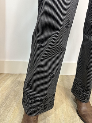 PANTALÓN WIDE LEG RAYAS Y BORDADOS - Imagen 2