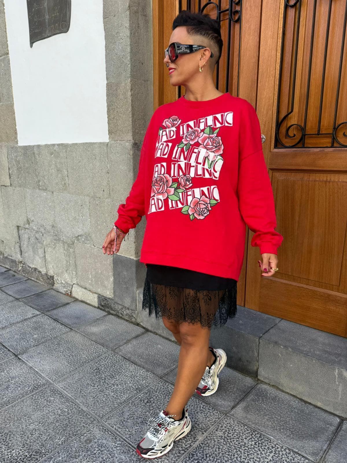 SUDADERA ROSAS MAD INFLUENCE - Imagen 3