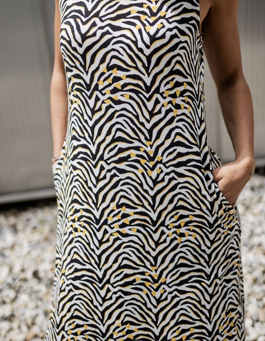 VESTIDO CEBRA MAD INFLUENCE - Imagen 4