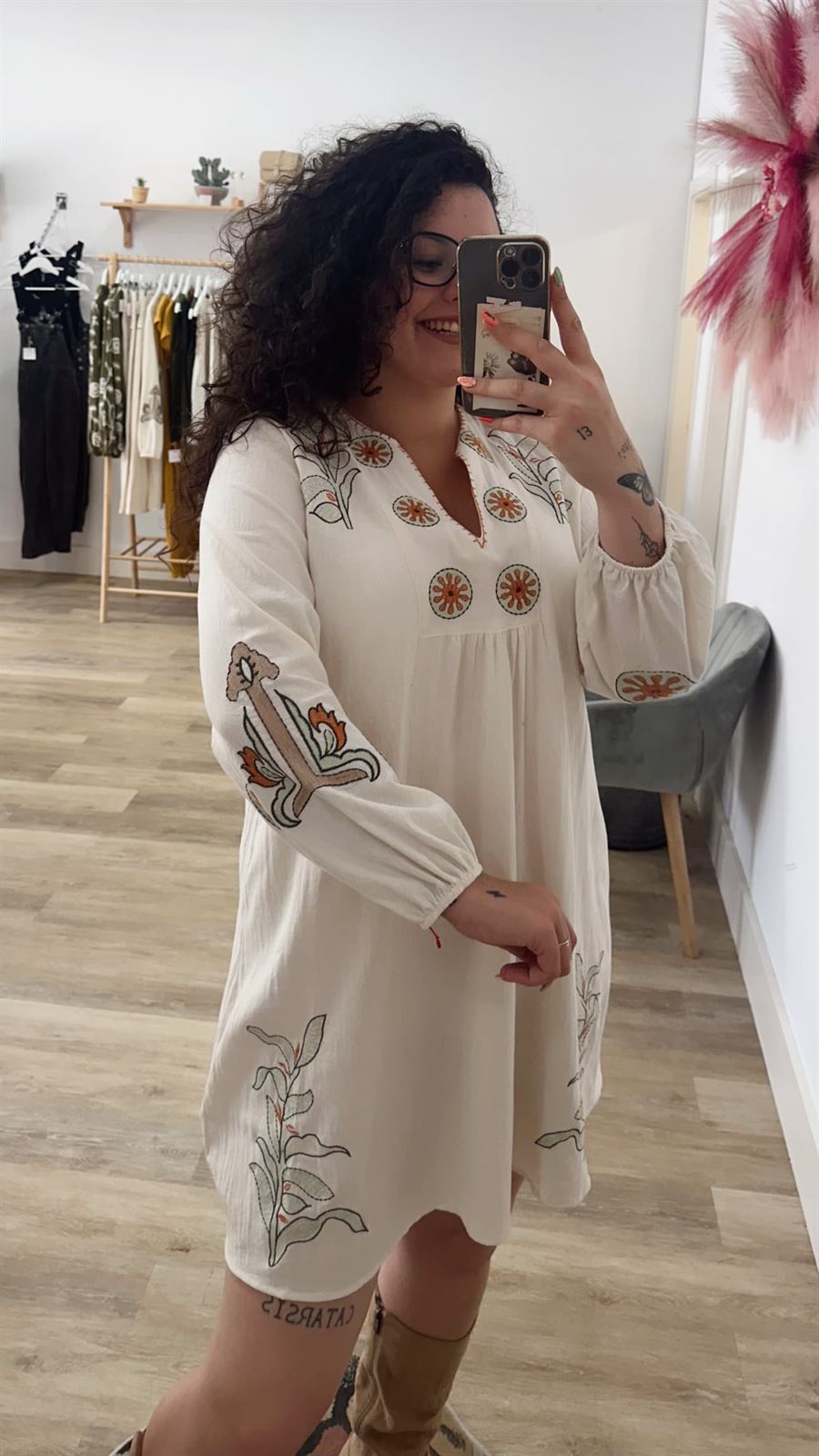 VESTIDO CREMA BORDADO - Imagen 3