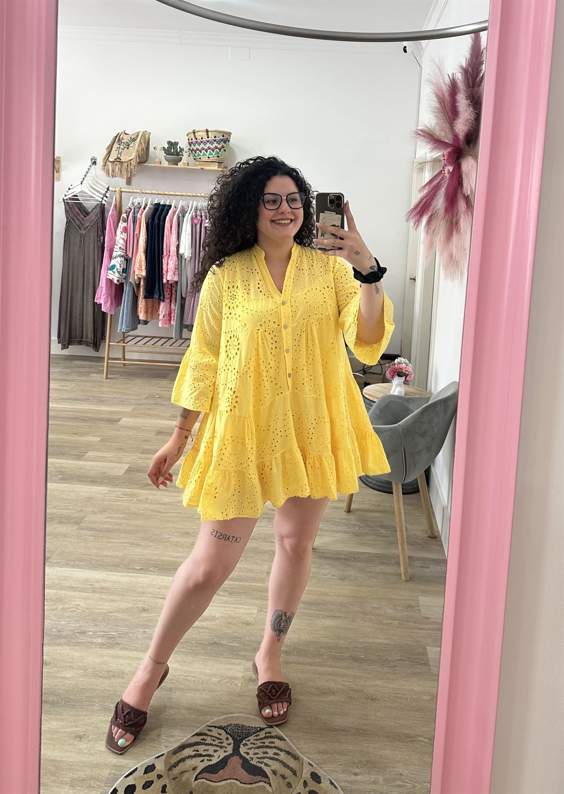 VESTIDO TROQUELADO AMARILLO - Imagen 4
